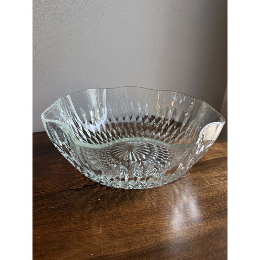 Clear Pressed Glass Bowl Geometric Diamond Pattern Scalloped Fruit Serving
